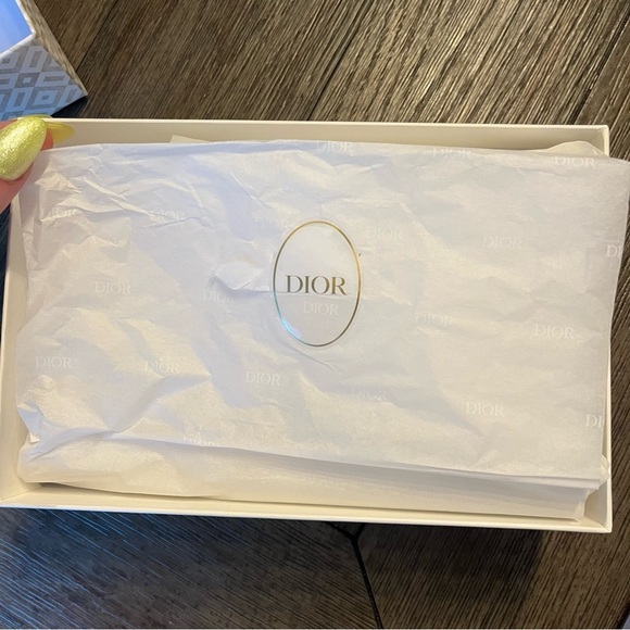 White and gold Dior gift box - Picture 4 of 5